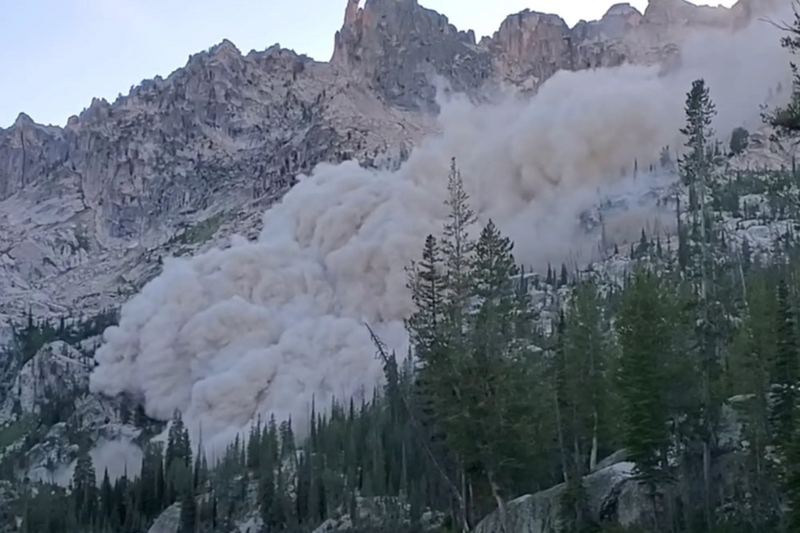 File:MountainQuake.png
