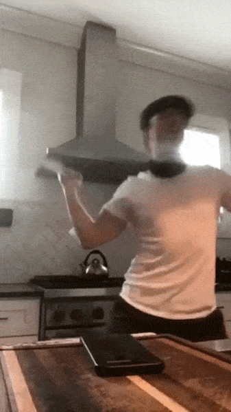 File:TodrickDance1.gif