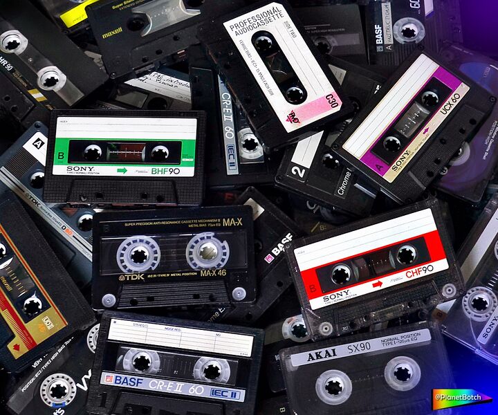 File:Ellie-tapes.jpg